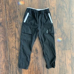Nike kids medium track/wind pant